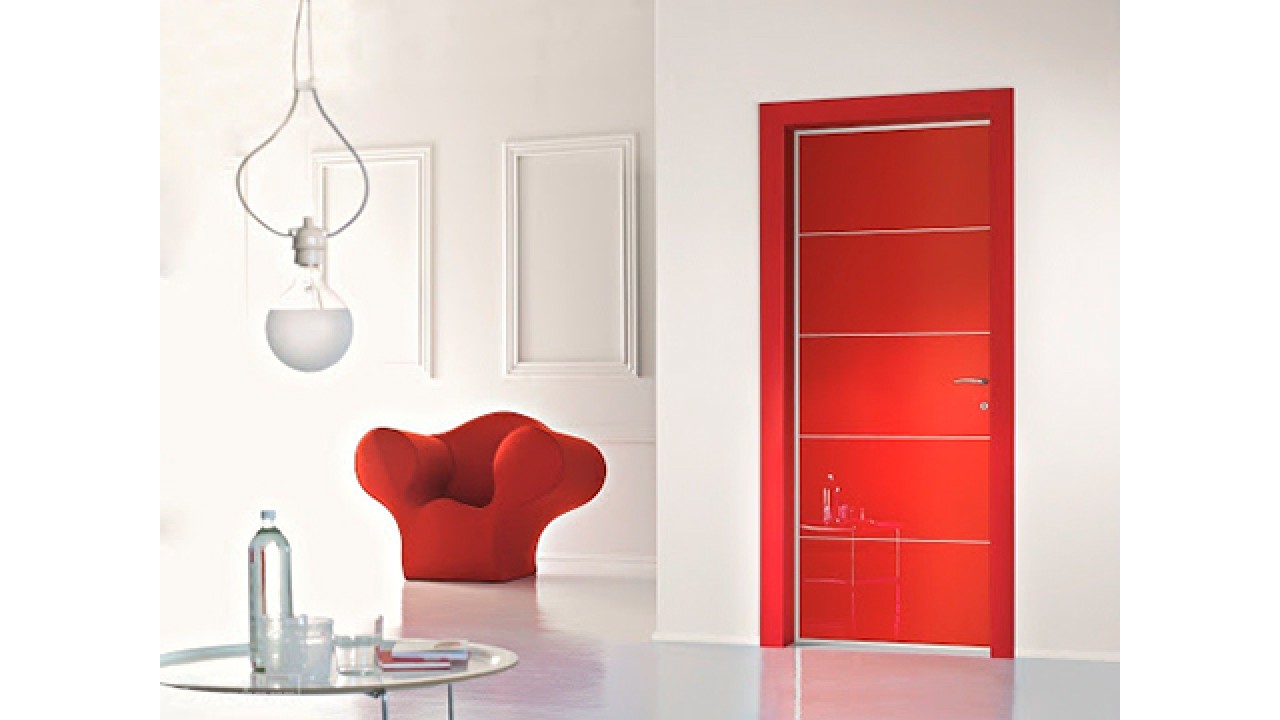 Как подобрать глянцевые межкомнатные двери