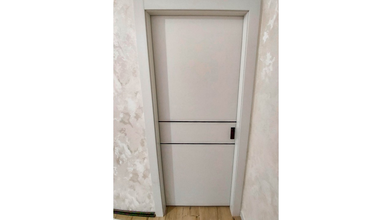 Пастельно белый современный интерьер